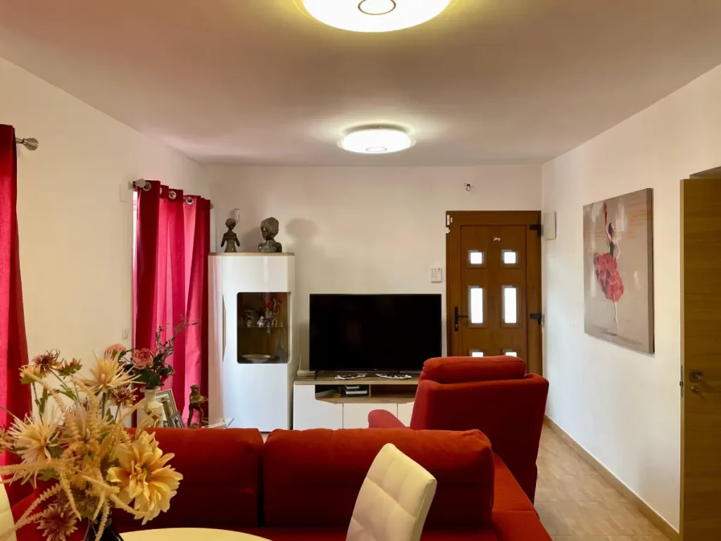 WhatsApp Image 2025-03-14 at 13.57.28 (4)